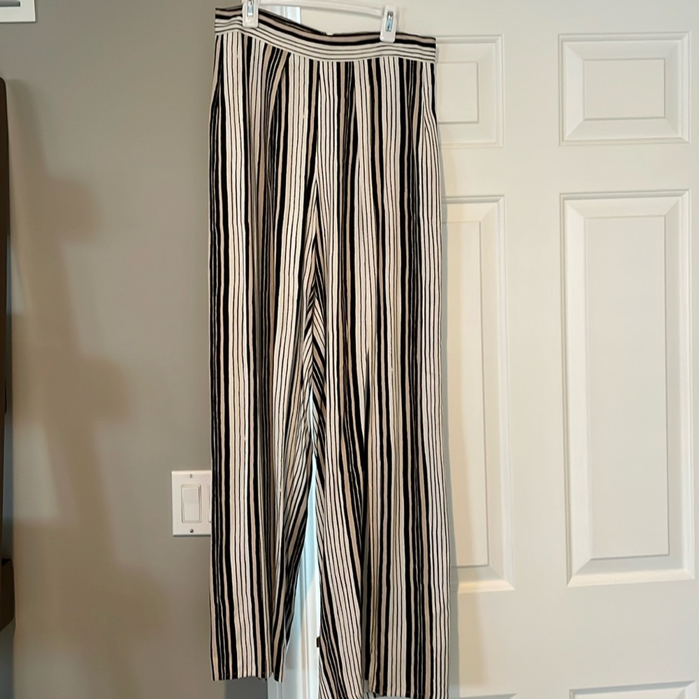 Stop the hunt- your new favorite summer pants are here! Split leg, flowy, light.